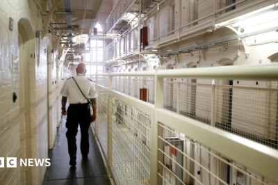 Burnham pauses early prison release scheme