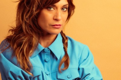 Nicole Atkins – “Singing In The Mirror”