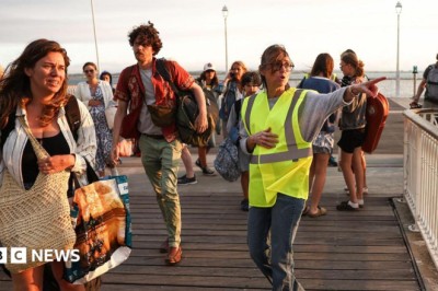 Tens of thousands evacuated from French tourist spot and near Madrid as wildfires spread